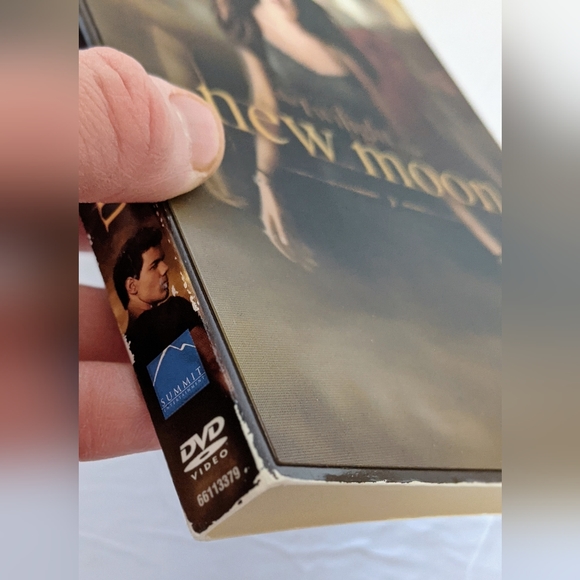 The Twilight Saga: New Moon DVD Ultimate Fan Edition - Picture 11 of 11